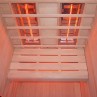Banco de madeira no interior da sauna 